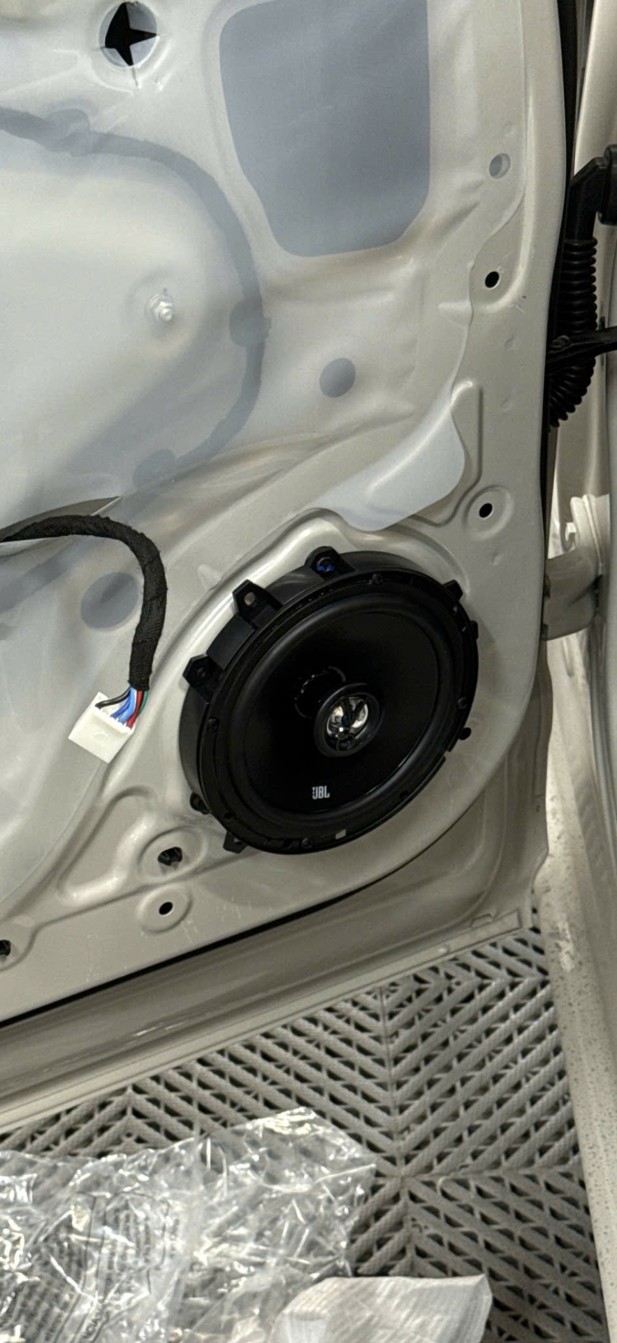 Xevaban.com 214 Giải Phóng là đơn vị chuyên cung cấp đồ chơi bingo, phụ kiện bingo, phụ kiện oto, đồ chơi oto, xevaban, 214 giải phóng, loa JBL bingo, độ loa bingo, loa JBL độ bingo.