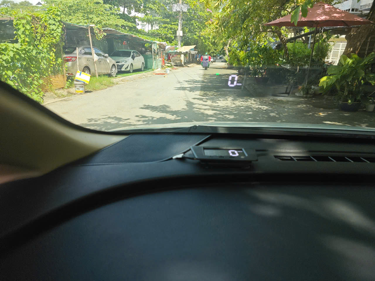 Xevaban.com ở 214 Giải Phóng là đơn vị chuyên cung cấp phụ kiện oto, đồ chơi oto, phụ kiện byd atto 2, đồ chơi byd atto 2, xevaban, 214 giải phóng, hud kính lái atto 2, hud hiển thị tốc độ atto 2, màn hình hud atto 2.