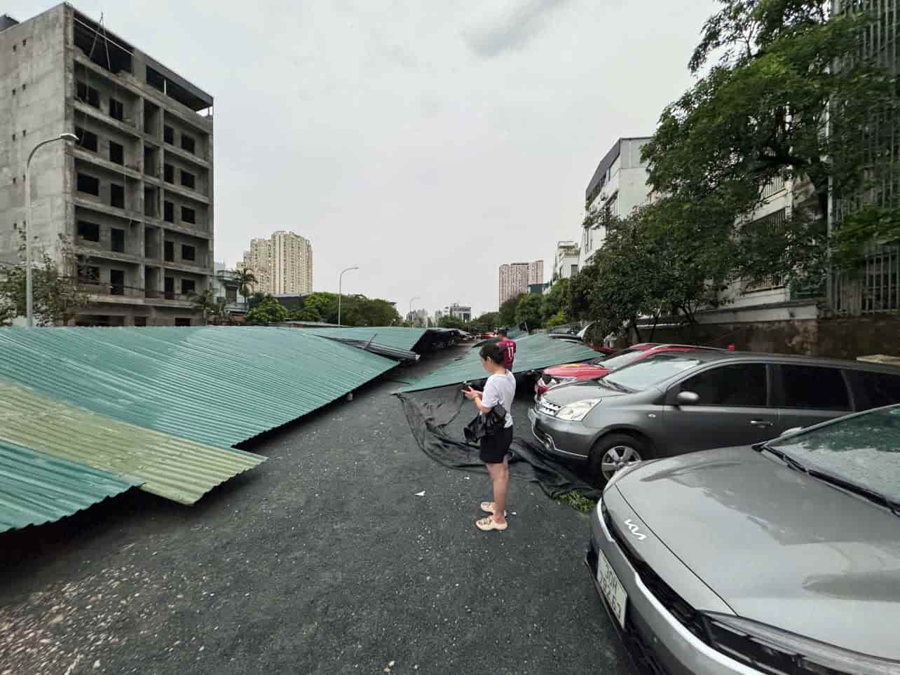 Bảo hiểm ô tô, Bảo hiểm thân vỏ ô tô, Emily xevaban, Bảo hiểm bắt buộc, Mua bảo hiểm ô tô, tư vấn bảo hiểm miễn phí, đòi quyền lợi bảo hiểm miễn phí, Cơn dông ngày 19 tháng 7, Thiên tai làm hỏng ô tô, Bảo hiểm bồi thường đầy đủ.