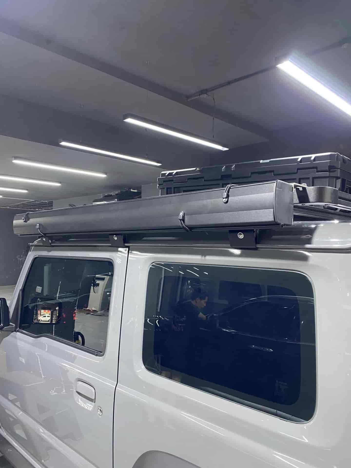 Xevaban.com ở 214 Giải Ph&oacute;ng l&agrave; đơn vị chuy&ecirc;n cung cấp phụ kiện oto, đồ chơi suzuki jimny, phụ kiện suzuki jimny, xevaban, 214 giải ph&oacute;ng, Lều camping cho Suzuki Jimny, lều jimny, lều n&oacute;c jimny, tăng bạt jimny