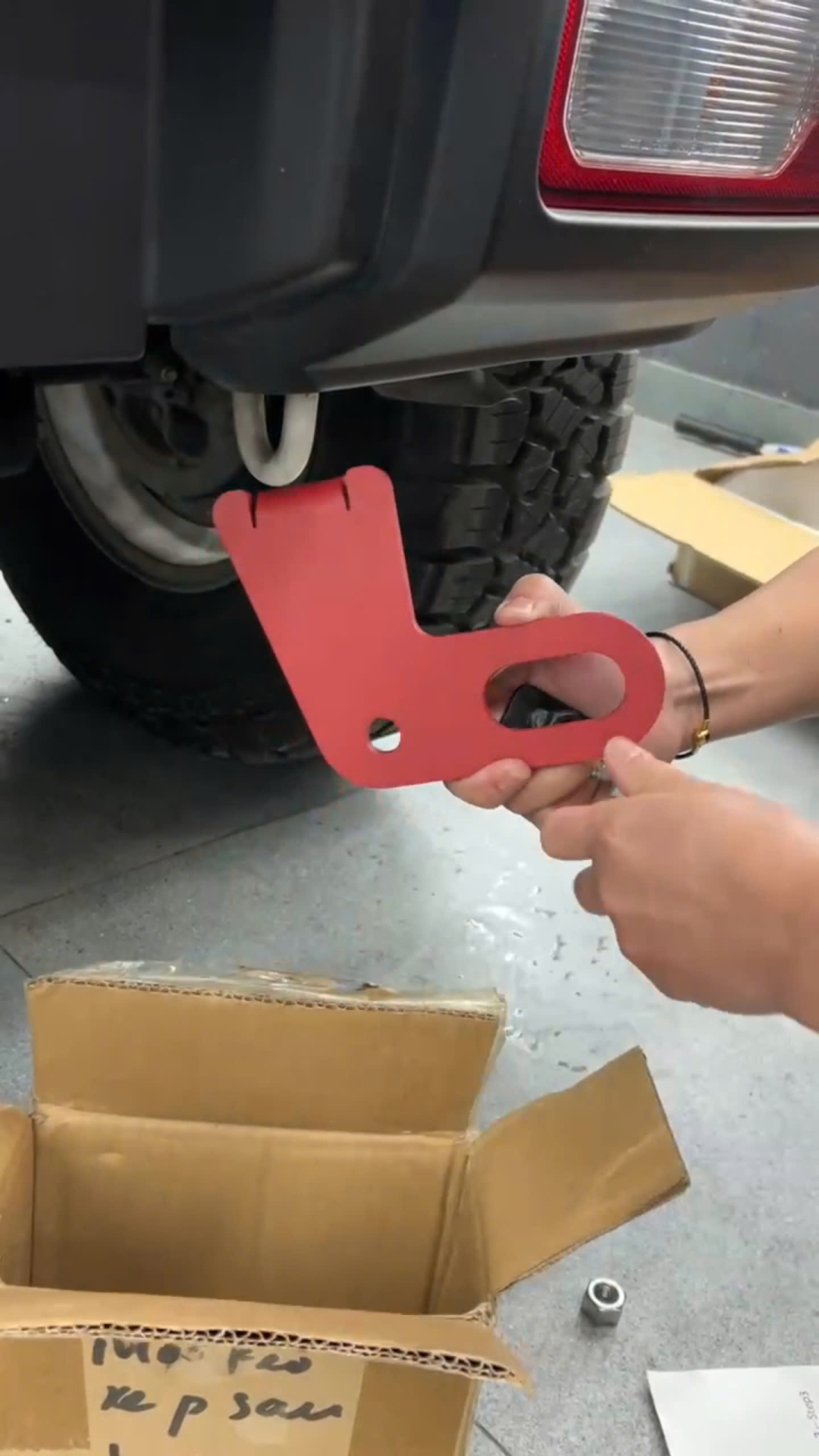 Xevaban.com ở 214 Giải Phóng là đơn vị chuyên cung cấp phụ kiện oto, đồ chơi suzuki jimny, phụ kiện suzuki jimny, xevaban, 214 giải phóng, Móc kéo cho Suzuki Jimny, Móc kéo trước jimny, Móc kéo sau jimny 