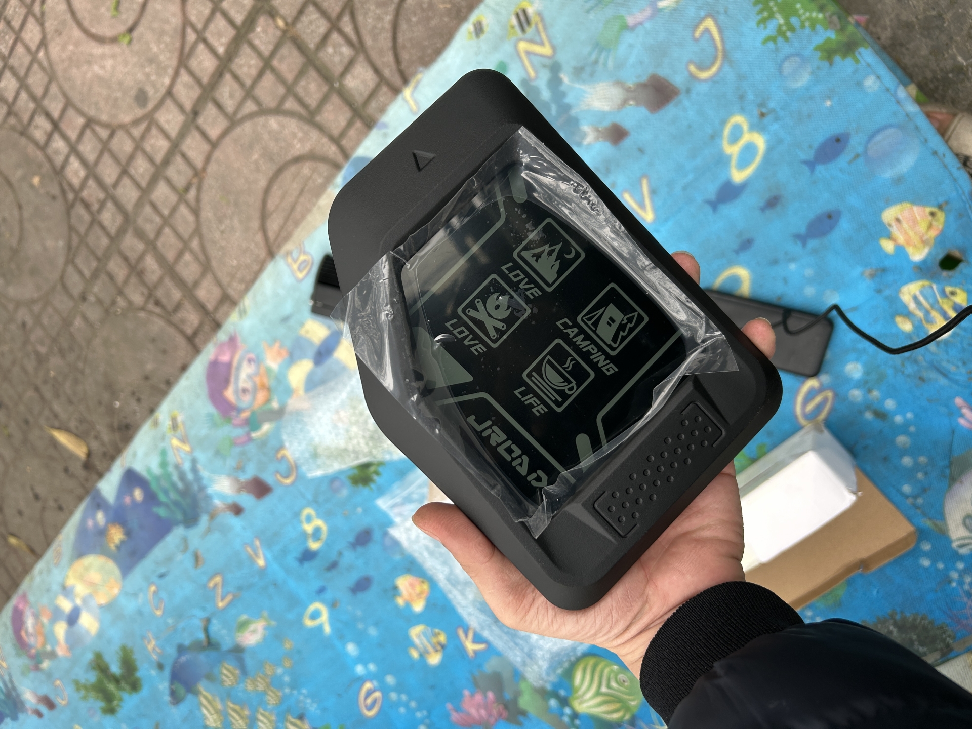 Xevaban.com ở 214 Giải Phóng là đơn vị chuyên cung cấp phụ kiện oto, đồ chơi suzuki jimny, phụ kiện suzuki jimny, xevaban, 214 giải phóng, Nắp bình xăng cho Suzuki Jimny, Nắp bình xăng Jimny, Ốp nắp bình xăng jimny