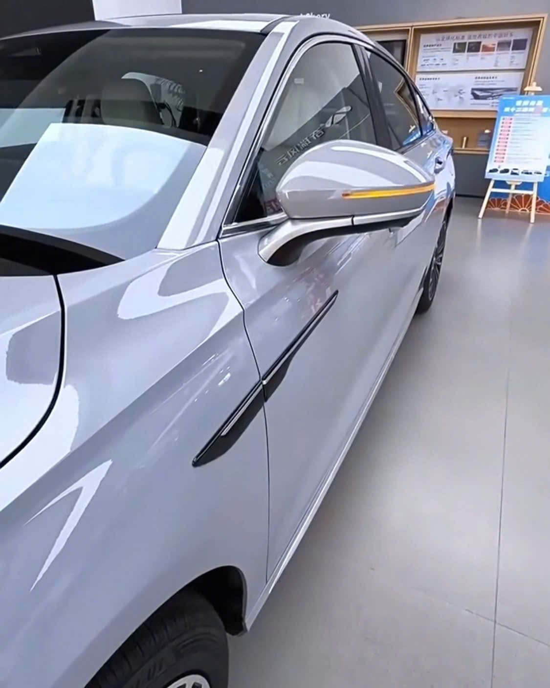 Xevaban.com ở 214 Giải Ph&oacute;ng l&agrave; đơn vị chuy&ecirc;n cung cấp phụ kiện oto, đồ chơi oto, phụ kiện omoda c5, đồ chơi omoda c5,&nbsp;xevaban, 214 giải ph&oacute;ng, gập gương omoda c5, gập gương tự động omoda c5, đ&oacute;ng mở gương tự động omoda c5.