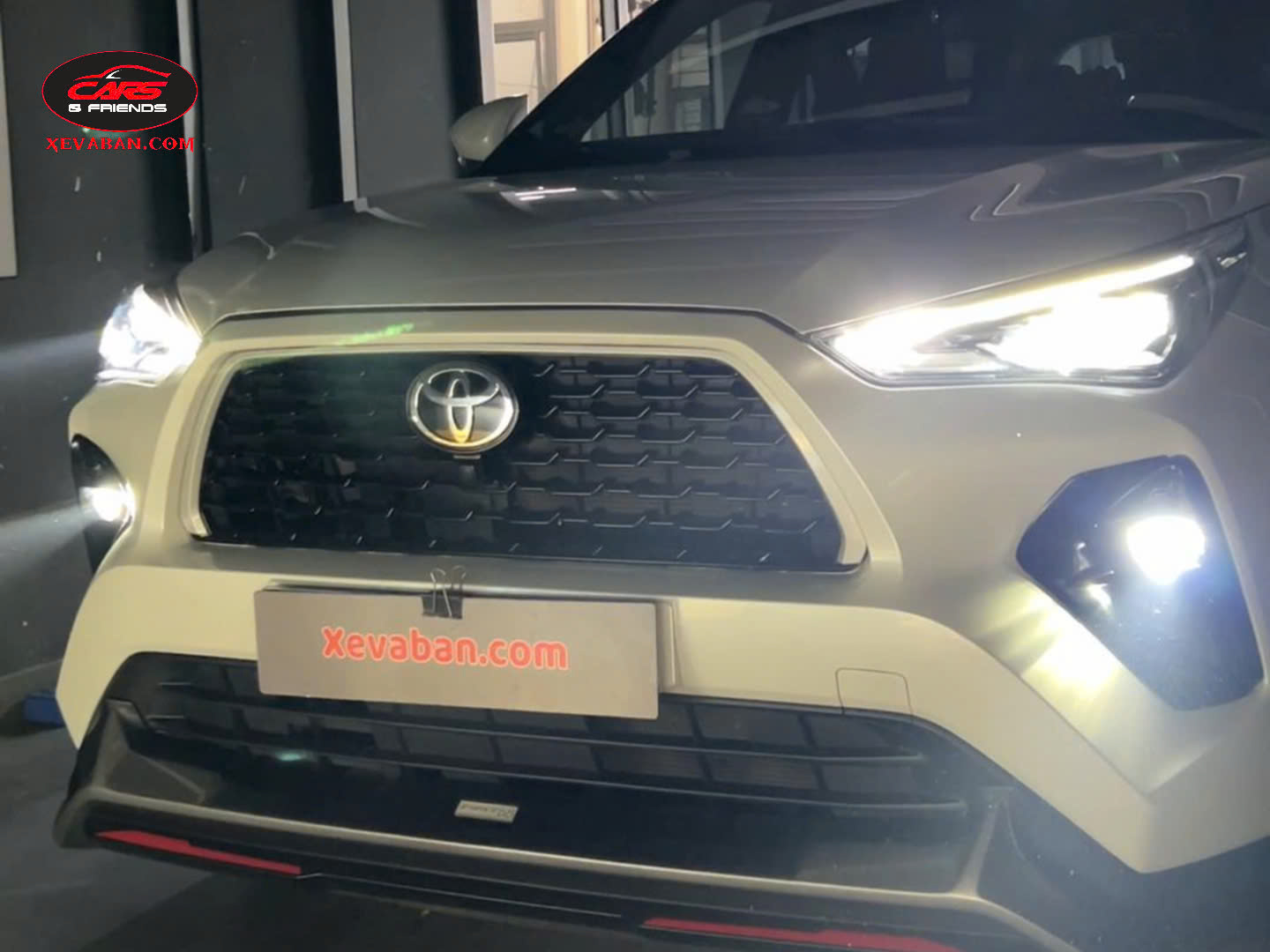 Xevaban.com 214 Giải Phóng là đơn vị chuyên cung cấp phụ tùng oto, phụ kiện oto, đồ chơi oto, xevaban, 214 giải phóng, đèn gầm, bi gầm, đèn gầm độ, bi gầm độ, đèn gầm ô tô, bi gầm ô tô, đèn led gầm.