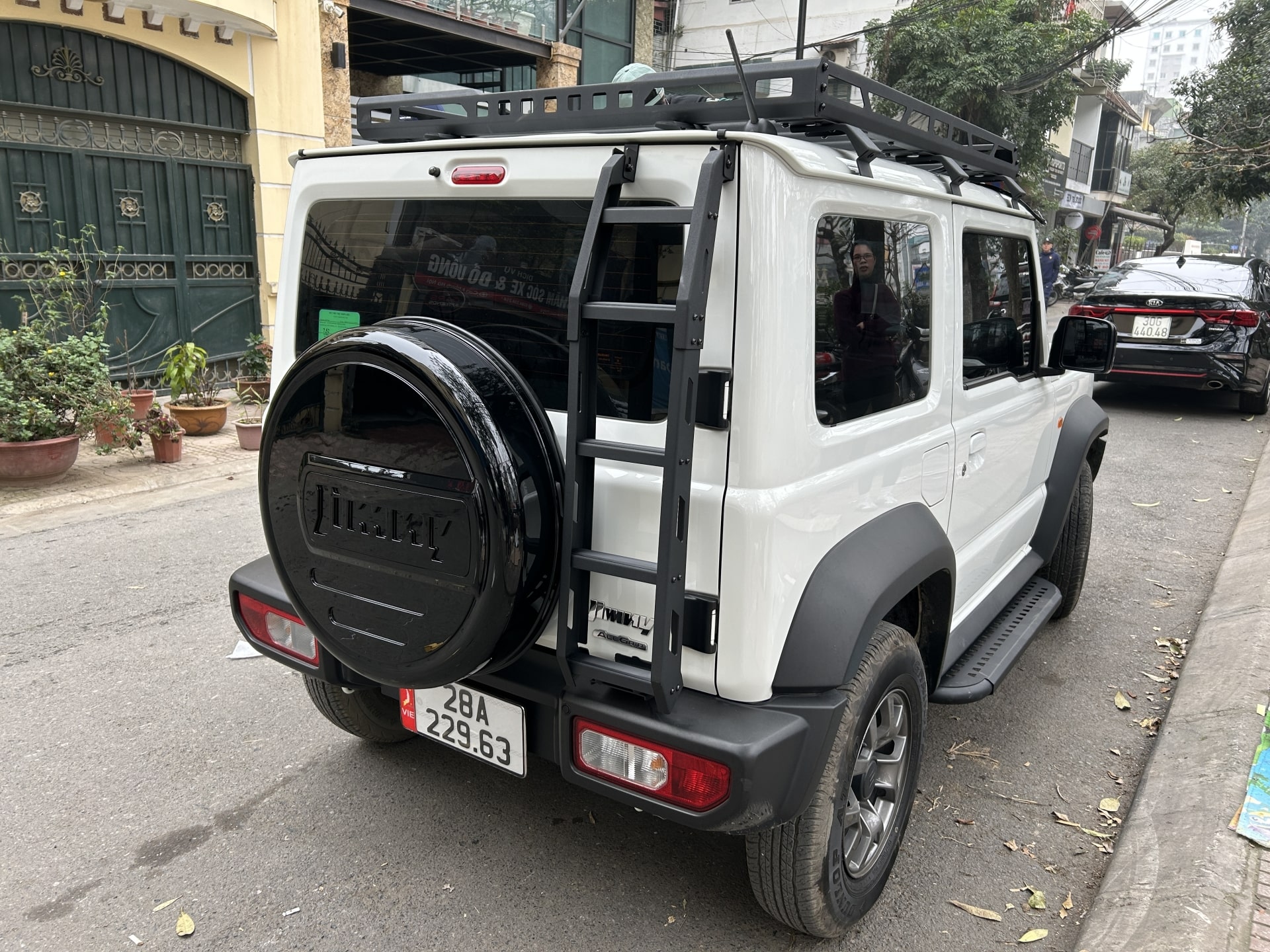 Xevaban.com ở 214 Giải Phóng là đơn vị chuyên cung cấp phụ kiện oto, đồ chơi suzuki jimny, phụ kiện suzuki jimny, xevaban, 214 giải phóng, Cover lốp cho Suzuki Jimny, Ốp bảo vệ lốp dự phòng cho suzuki jimny, ốp lốp jimny