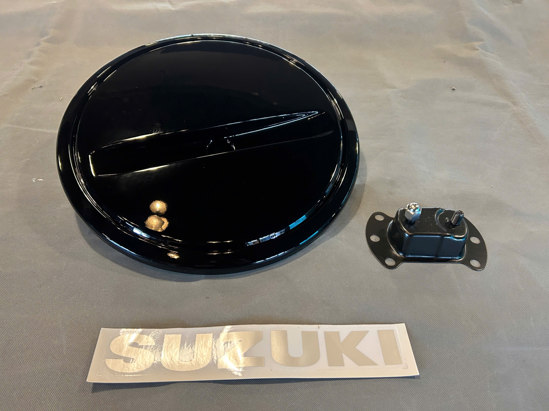 Xevaban.com ở 214 Giải Phóng là đơn vị chuyên cung cấp phụ kiện oto, đồ chơi suzuki jimny, phụ kiện suzuki jimny, xevaban, 214 giải phóng, cover lốp jimny, ốp lốp jimny, jimny ốp lốp, bảo vệ lốp jimny