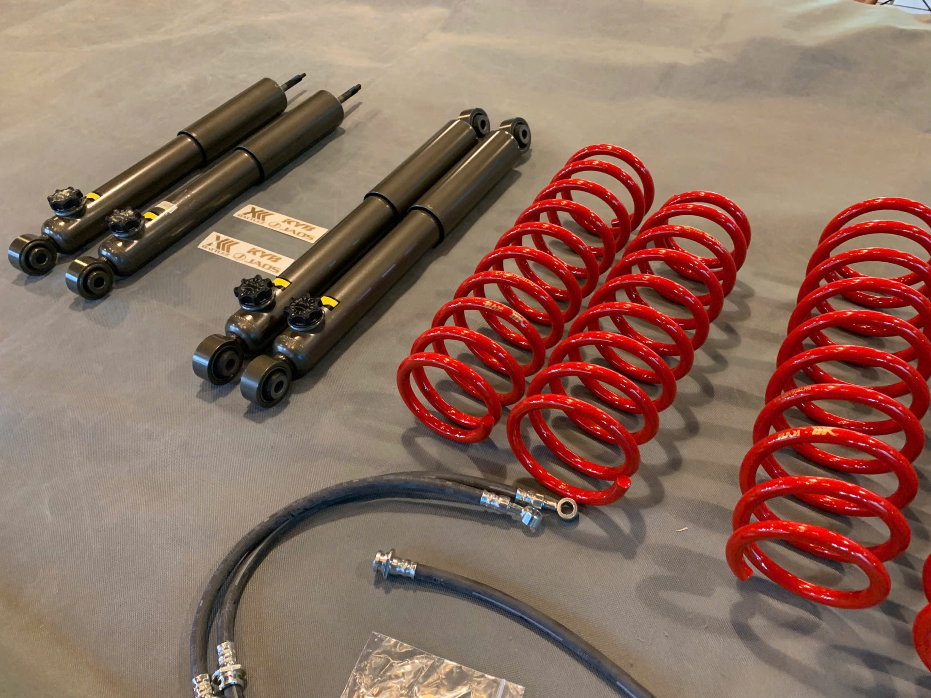 Xevaban.com ở 214 Giải Phóng là đơn vị chuyên cung cấp phụ kiện oto, đồ chơi suzuki jimny,  phụ kiện suzuki jimny, xevaban, 214 giải phóng, phuộc jaos battlez cho suzuki jimny, phuộc suzuki jimny, độ phuộc jaos kyd jimny.