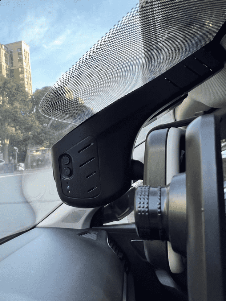 Xevaban.com ở 214 Giải Ph&oacute;ng l&agrave; đơn vị chuy&ecirc;n cung cấp phụ kiện oto, đồ chơi oto,&nbsp;đồ chơi skoda karoq,&nbsp;phụ kiện&nbsp;skoda karoq, xevaban, 214 giải ph&oacute;ng, camera h&agrave;nh tr&igrave;nh skoda karoq, cam h&agrave;nh tr&igrave;nh skoda karoq, cam gi&aacute;m s&aacute;t h&agrave;nh tr&igrave;nh skoda karoq.