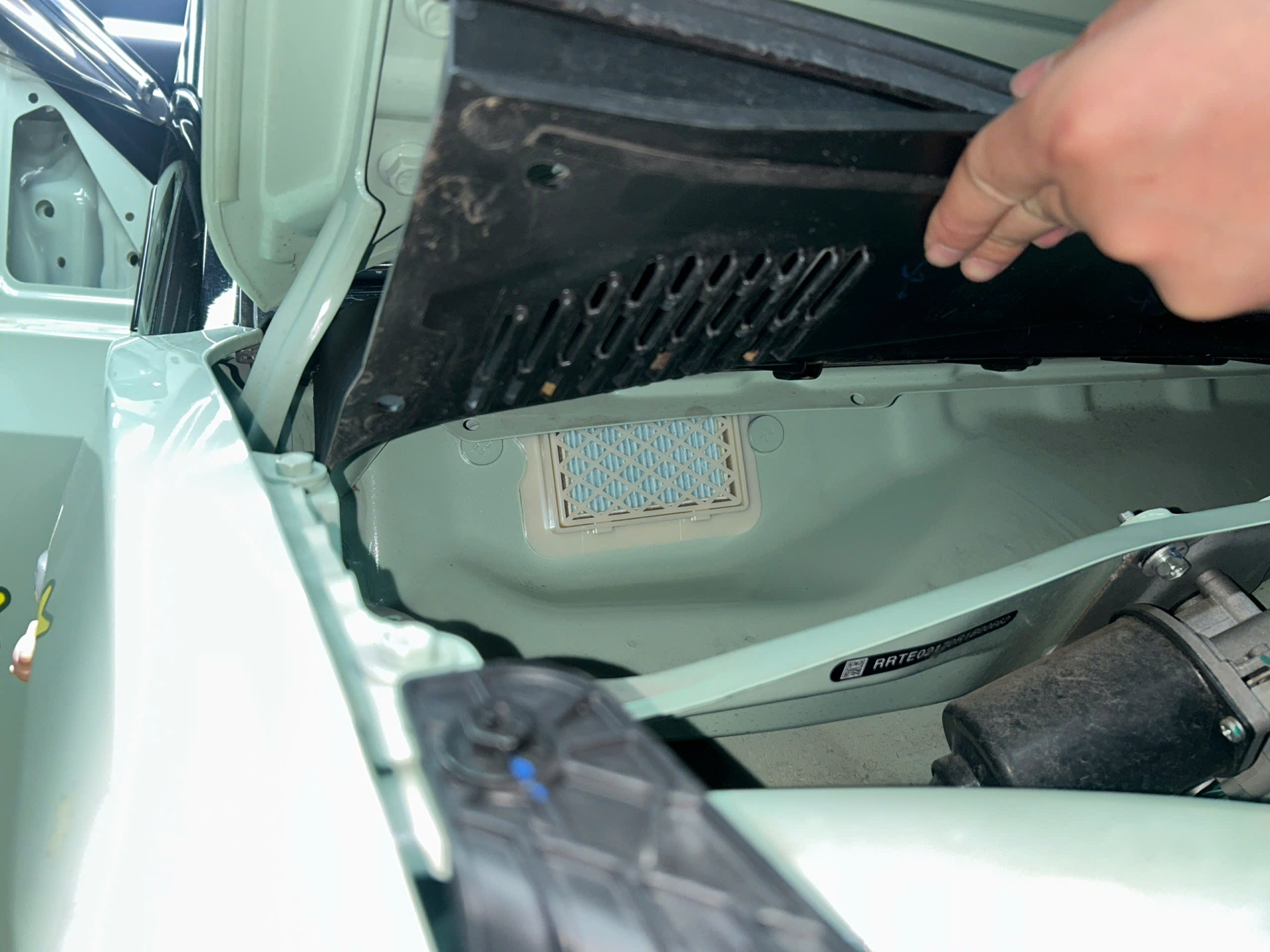 Xevaban.com ở 214 Giải Phóng là đơn vị chuyên cung cấp phụ kiện oto, đồ chơi oto, đồ chơi wuling, phụ kiện wuling, xevaban, 214 giải phóng, lọc gió mini EV, bộ lọc điều hoà mini EV, lọc gió cabin mini EV.