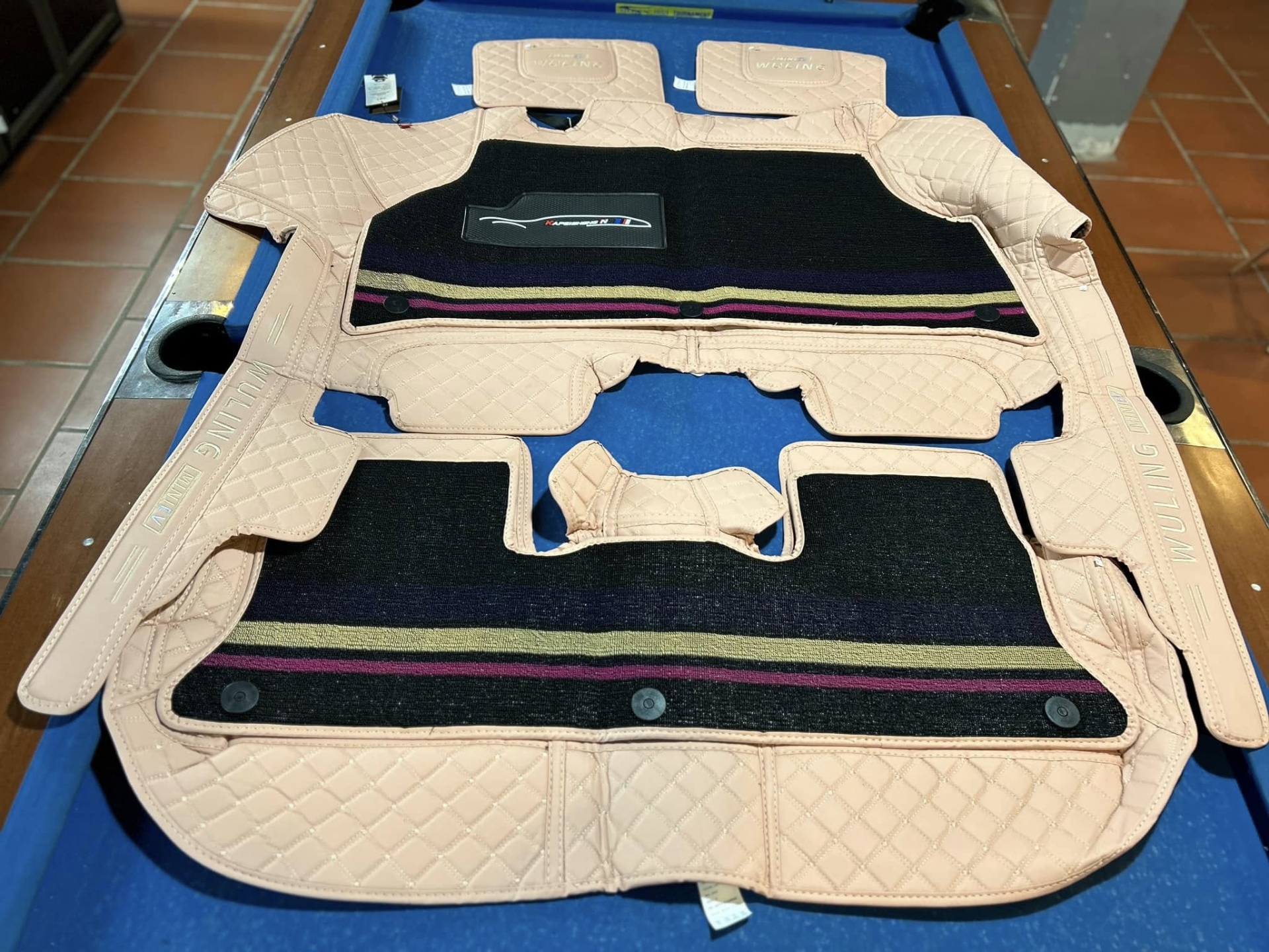 Xevaban.com ở 214 Giải Phóng là đơn vị chuyên cung cấp phụ kiện oto, đồ chơi oto, đồ chơi wuling, phụ kiện wuling, xevaban, 214 giải phóng, thảm sàn wuling, thảm lót sàn wuling, thảm sàn xe wuling, thảm wuling.