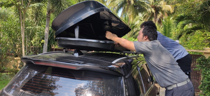 Cốp nóc phi thuyền BYD M6