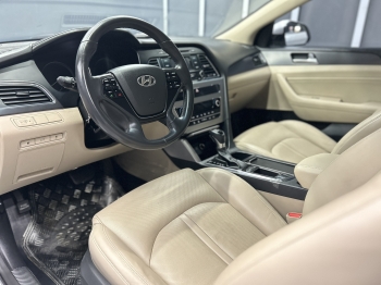 Dịch vụ vệ sinh nội thất ô tô