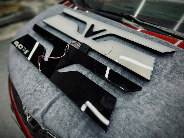 Mặt calang có led Vinfast VF3