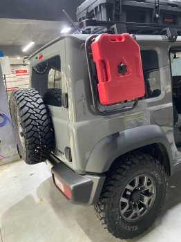 Giá đỡ + Bình xăng cho Suzuki Jimny