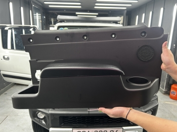 Bệ tỳ tay phía sau kèm cốc Suzuki Jimny