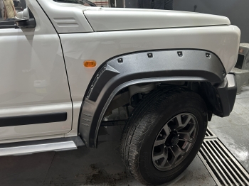 Ốp cua lốp cho Suzuki Jimny