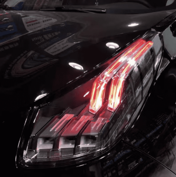 Đèn led mặt quỷ Lynk & Co 01