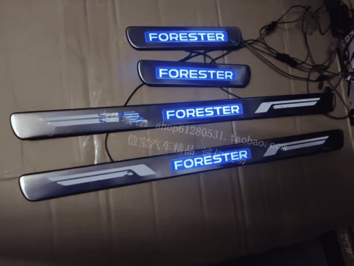 Ốp bậc chân có đèn Subaru Forester