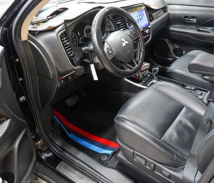 Thảm sàn Ncar cho MITSUBISHI OUTLANDER