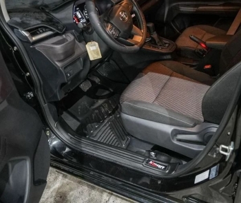 Thảm sàn Ncar cho TOYOTA AVANZA