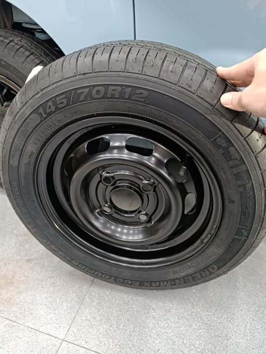 Lốp sơ cua Wuling mini EV