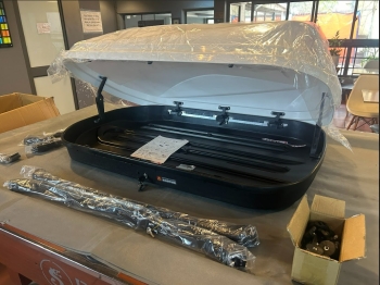 Thùng để đồ trên nóc Wuling